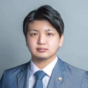 光股知裕弁護士の写真