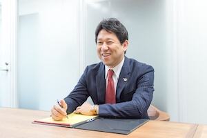 吉田弁護士の顔写真